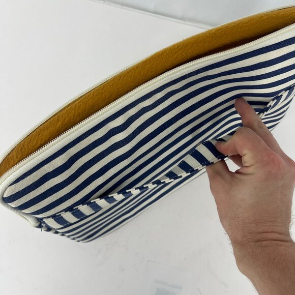 Canvas Life Striped Laptop Case 16" - Picture 7 of 10